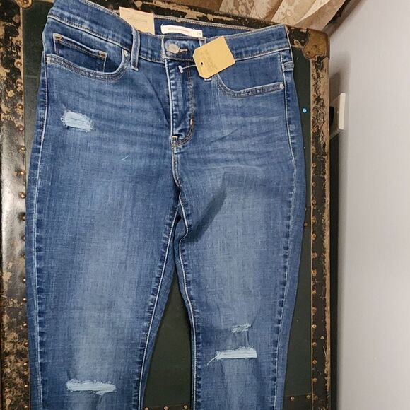 Levi's 311 Shaping Skinny Mid Rise 28x30 New With Tags - Picture 1 of 9